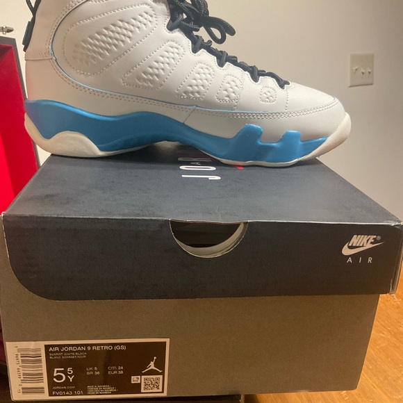 Jordan 9 - Picture 1 of 10